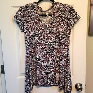 Small, beautiful colors, long shirt